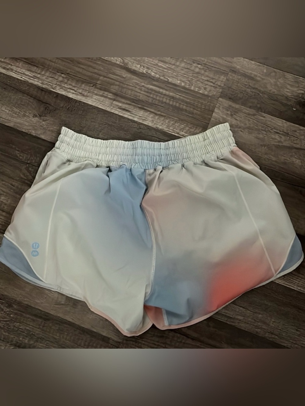 Lululemon Hotty Hot Shorts- Tie Dye with Peace Sign- Lined with pockets - Picture 5 of 9